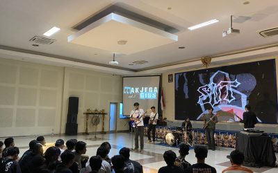 Menjadi Wadah Penampilan Karya Musik Mahasiswa Ilkom Udinus, MakJeGaGigs Kembali Digelar