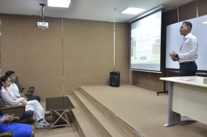 Pratama Arhan Saat Mendapatkan Arahan dari Dosen Pembimbing