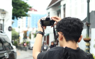 Dinus Photo Walk Ajak Pelajar Cintai Keindahan Kota Semarang Lewat Karya Foto dan Desain