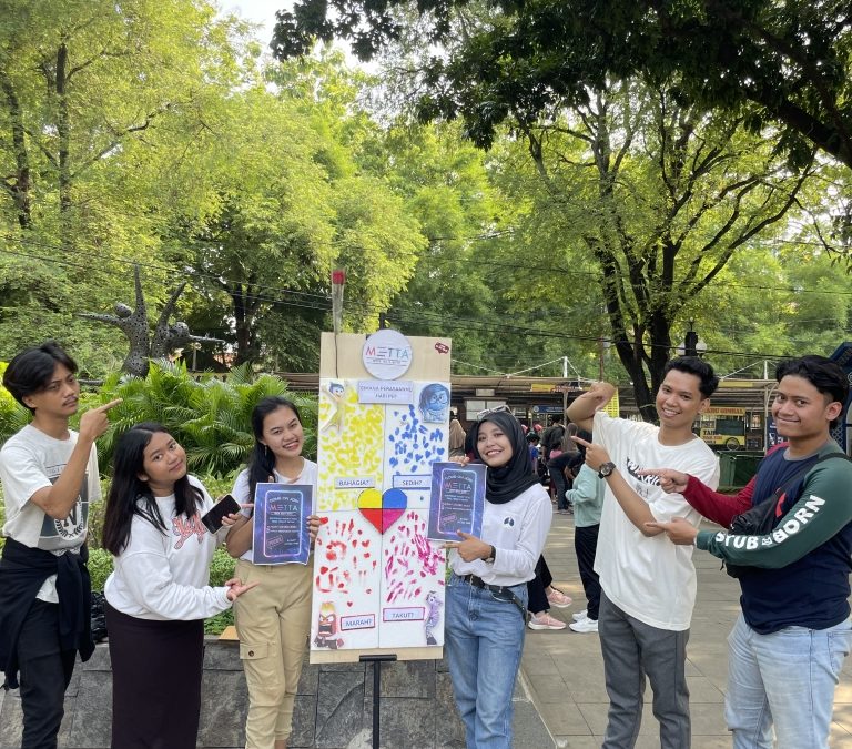 Foto Bersama Campaign Mahasiswa Ilkom Udinus beri Ruang kepada Masyarakat untuk Berekspresi