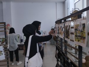 Karya Mahasiswa Semester Awal DKV Udinus Dipamerkan Sekaligus Dilelang