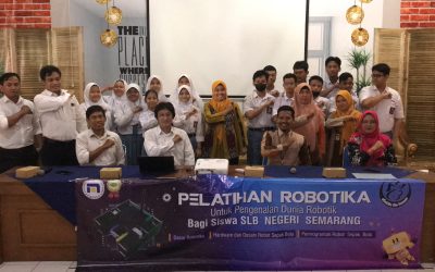 Teknik Elektro Udinus Berikan Pelatihan Robotika di SLB Negeri Semarang