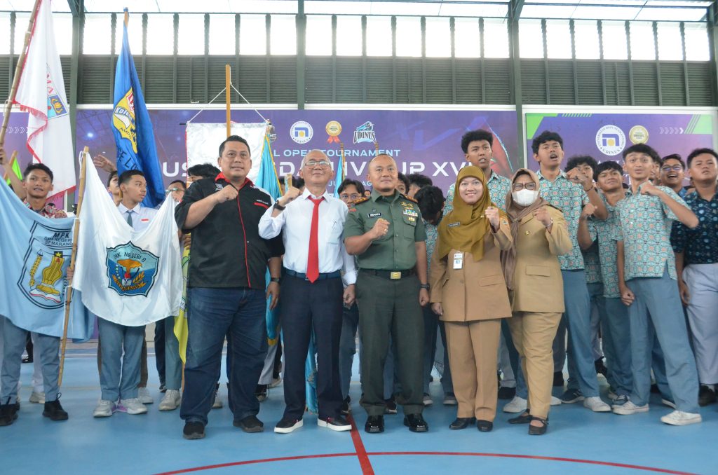 Foto Bersama Pembukaan Lomba Dinus Pangdam IV Cup XVII