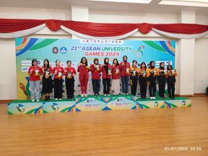 Evi Yuli Ana Menerima Medali di ASEAN University Games 2024
