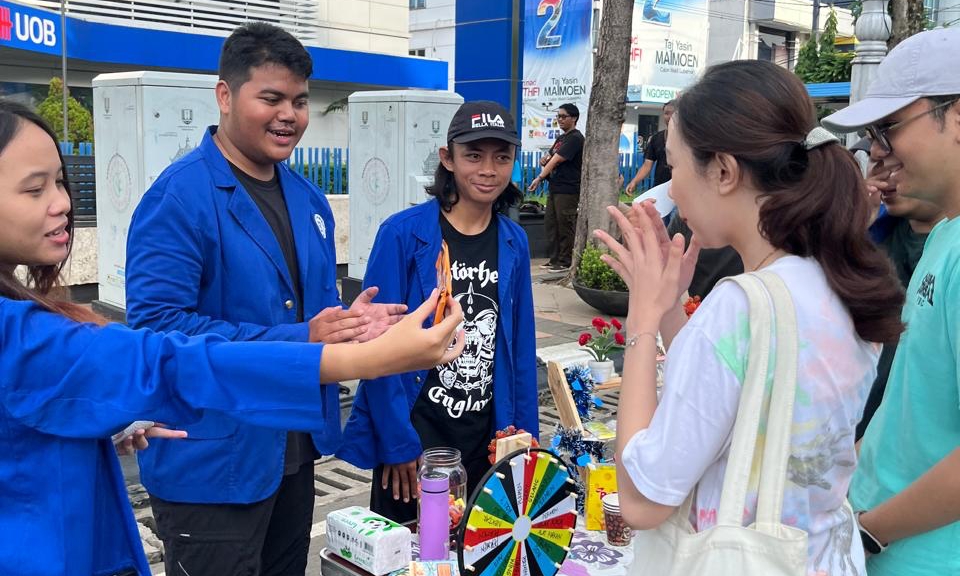 Campaign Jadi Luaran Matkul PR Bagi Mahasiswa Program Sarjana Bahasa Inggris Udinus Terjun ke Lapangan