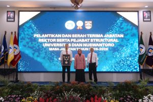 Foto Setelah Penyerahan Kalung Rektor untuk Masa Jabatan 2025-2029