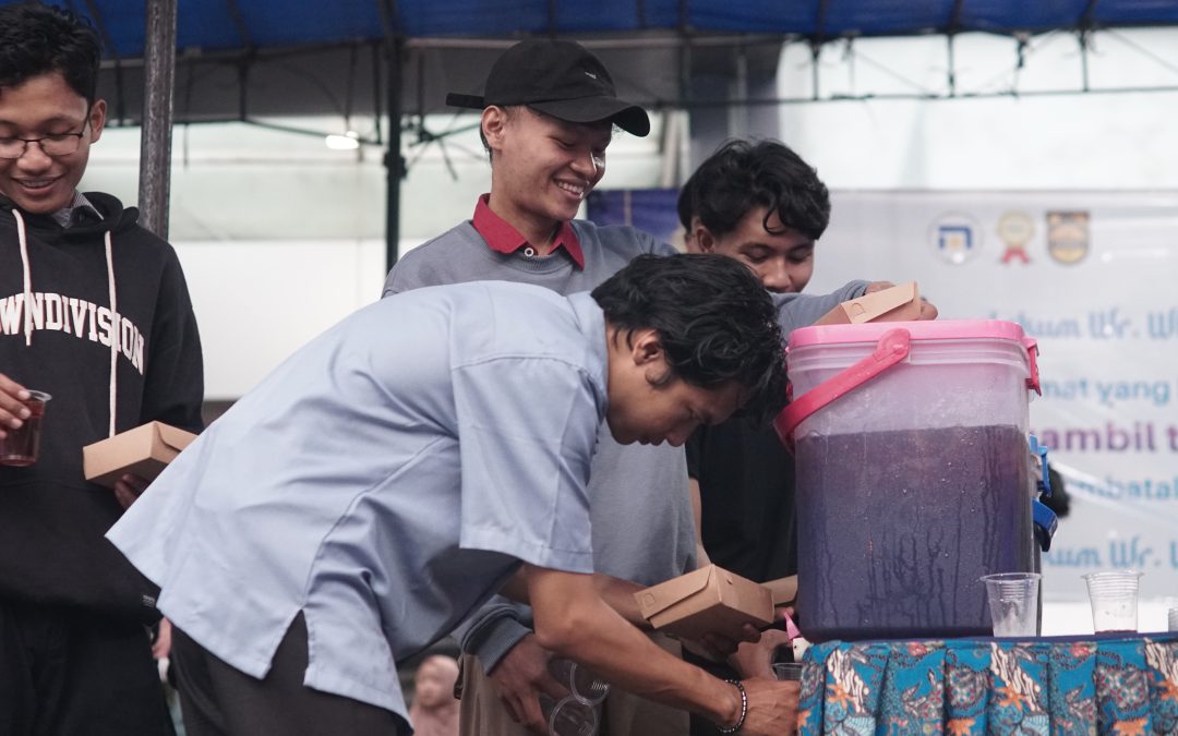 Ramadhan on Campus Udinus Ajarkan Indahnya Berbagi kepada Sesama, Bagikan 1.500 Takjil Setiap Hari