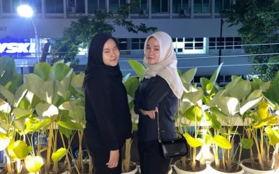 Saling Dukung Meski Beda Prodi, Kembar Viola dan Viona Ikuti Wisuda ke-85 Udinus Bersama