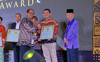 Rektor Udinus Terima Penghargaan Satria Brand Award 2025: Bukti Nyata Kampus Berbasis Inovasi
