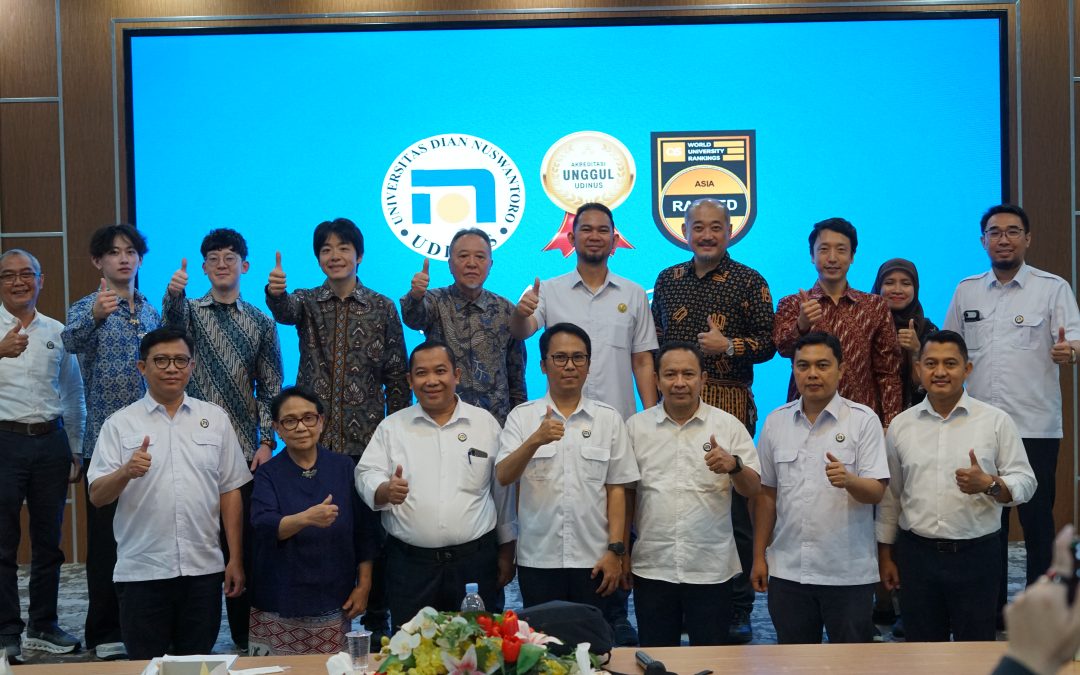 Foto Bersama Rektor Udinus Bersama Jajarannya dan Perwakilan dari Perusahaan yang Digandeng PT Awina Sinergi International