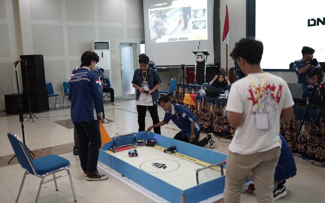 DNROBOCO 2026 Jadi Ajang Pelajar Adu Ketangkasan Robot Soccer dan Sumo di Udinus