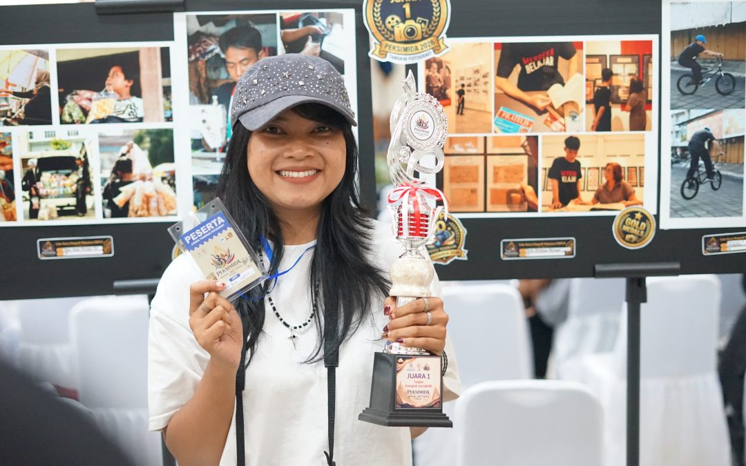Karya “Muda Berkarya, Merawat Sejarah” Antar Helga Mahasiswi DKV Udinus Raih Juara I Fotografi Peksimida Jateng 2026